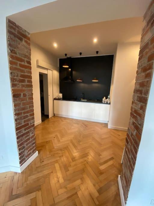 ヴロツワフWyjatkowy Apartament Blisko Rynkuアパートメント エクステリア 写真